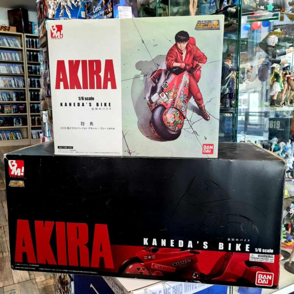Akira kaneda’s bike + extension rare ( reproduction 1/6 avec son et lumiere )