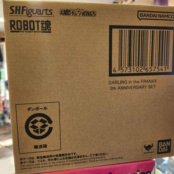 STRELIZIA & ZERO TWO 5TH ANNIVERSARY SET Figurine