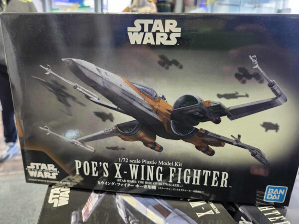 Bandai Star Wars POE'S X-WING FIGHTER