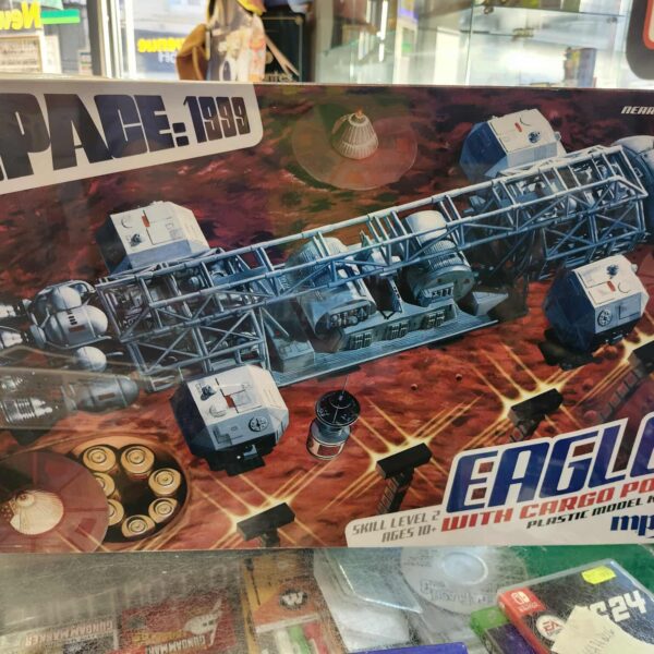MPC 1:48 Space 1999 – Eagle w/ Cargo Pod Model Kit