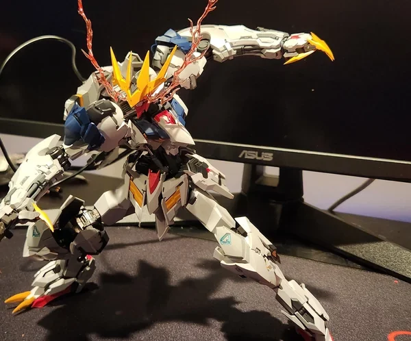 Wolf Technology 1/100 Lupus Rex gundam